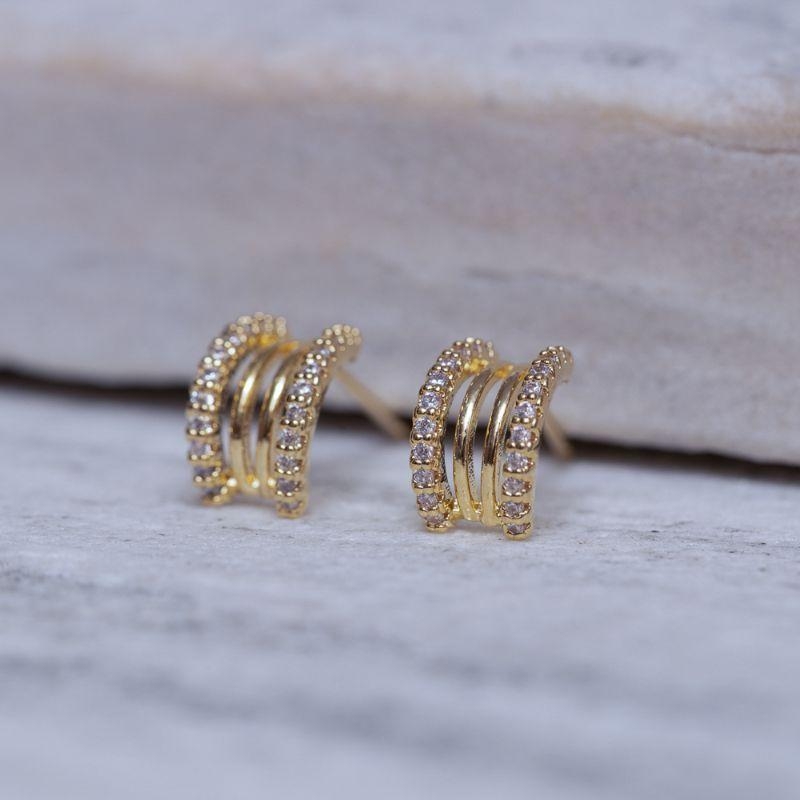 BRINCO MEIA ARGOLA CRAVEJADA BANHO OURO 18K