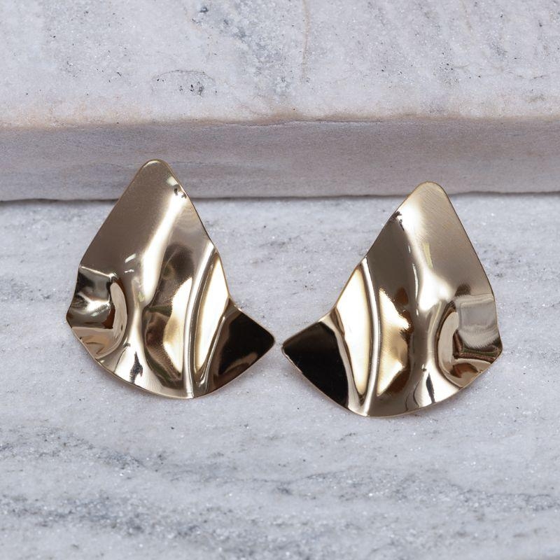 BRINCO ORGÂNICO AMASSADO BANHO OURO 18K