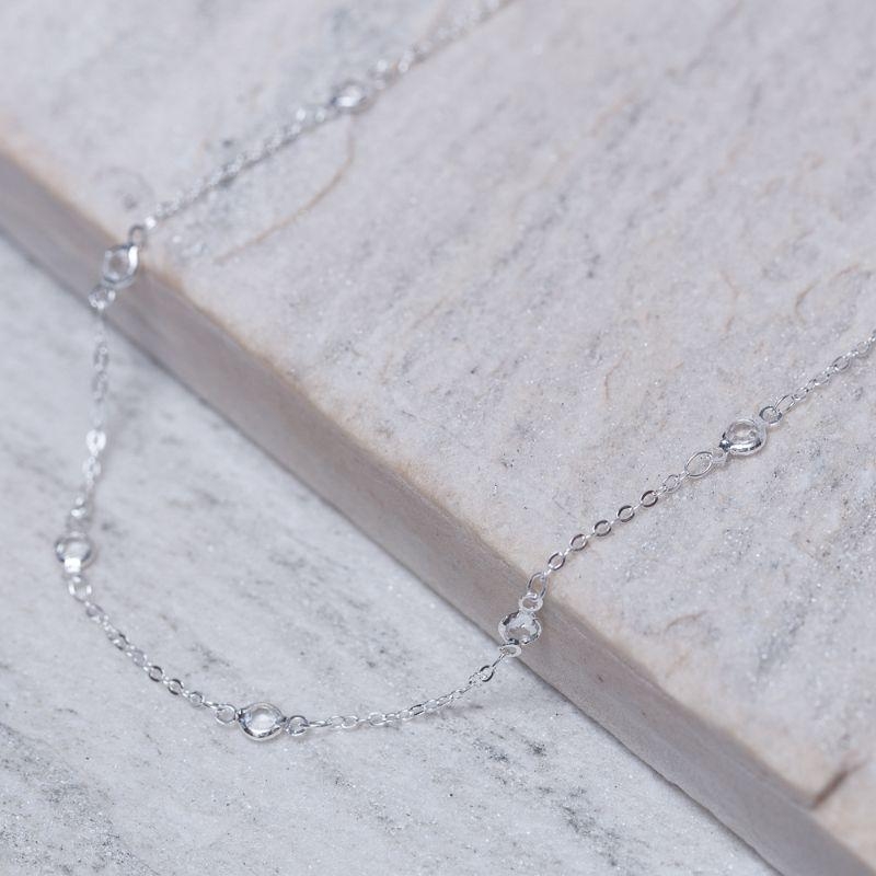 CHOKER COM PEDRINHAS CRISTAIS BANHO PRATA