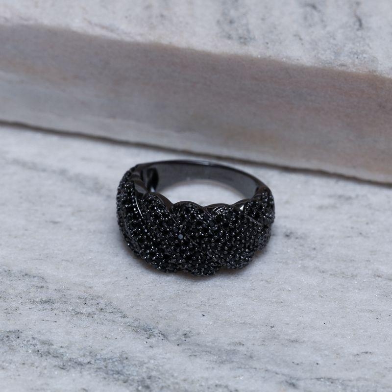 ANEL COM ZIRCÔNIAS NEGRAS BANHO RÓDIO NEGRO