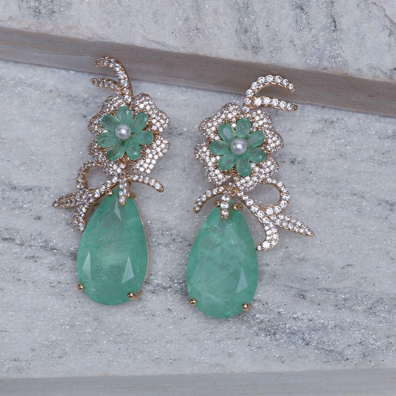 BRINCO FESTA FLOR COM PEDRA VERDE TIFFANY BANHO OURO 18K