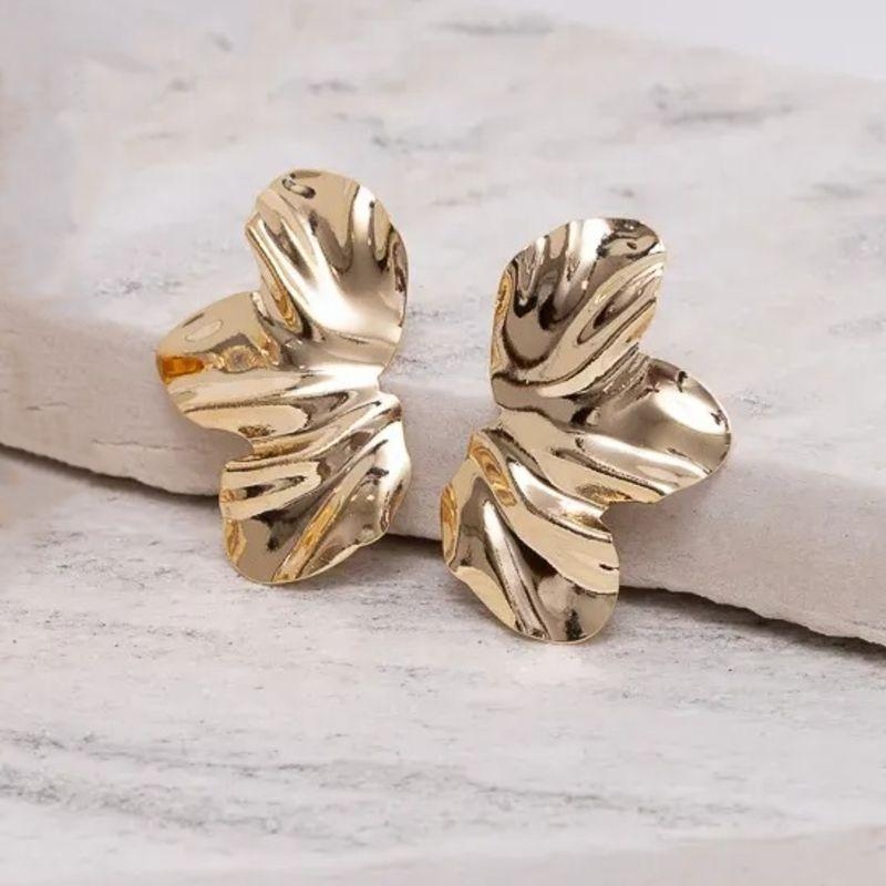 BRINCO FLOR GRANDE BANHO OURO 18K