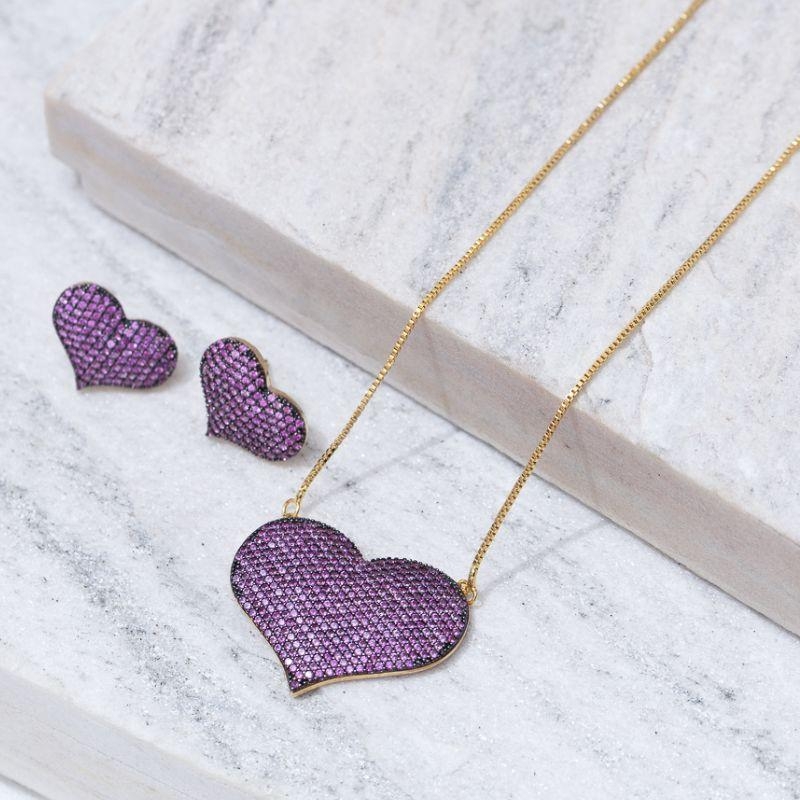 CONJUNTO CORAÇÃO COM ZIRCÔNIAS PINK BANHO OURO 18K