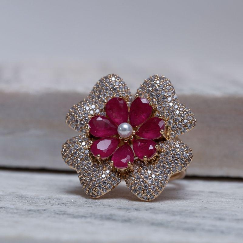 ANEL FESTA FLOR COM PEDRA MARSALA BANHO OURO 18K