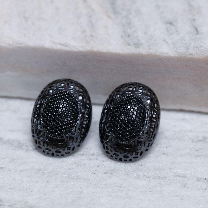BRINCO OVAL CRAVEJADO BANHO RÓDIO NEGRO