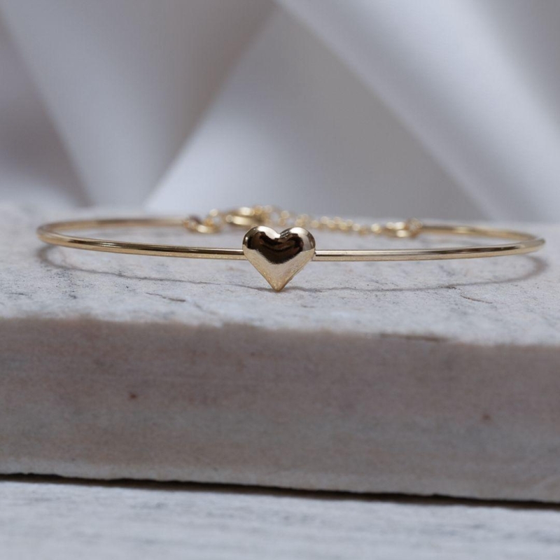 BRACELE LISO COM CORAÇÃO BANHO OURO 18K