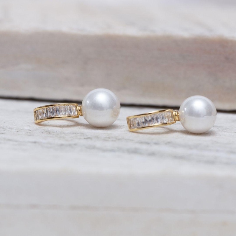 BRINCO ARGOLA COM PÉROLA BANHO OURO 18K