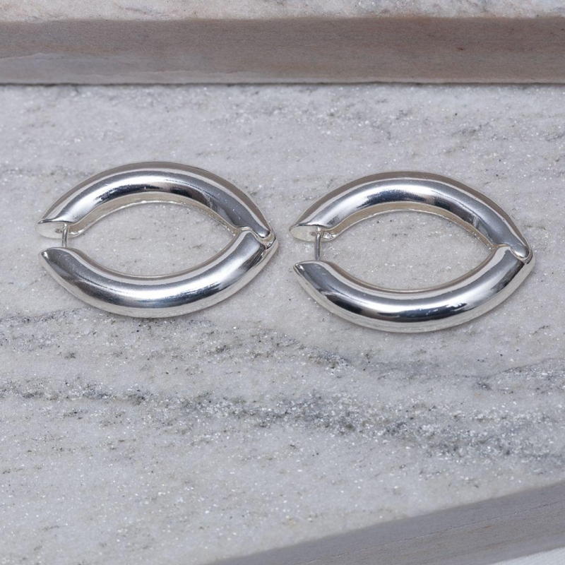 BRINCO ARGOLA OVAL LARGA CT BANHO PRATA