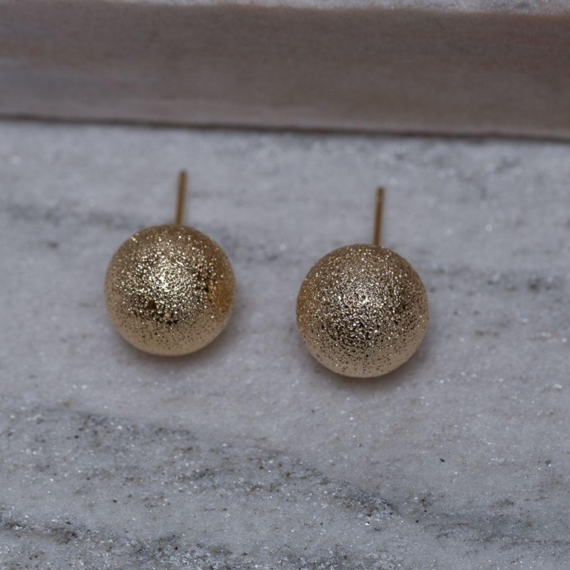 BRINCO BOLA FOSCA G BANHO OURO 18K