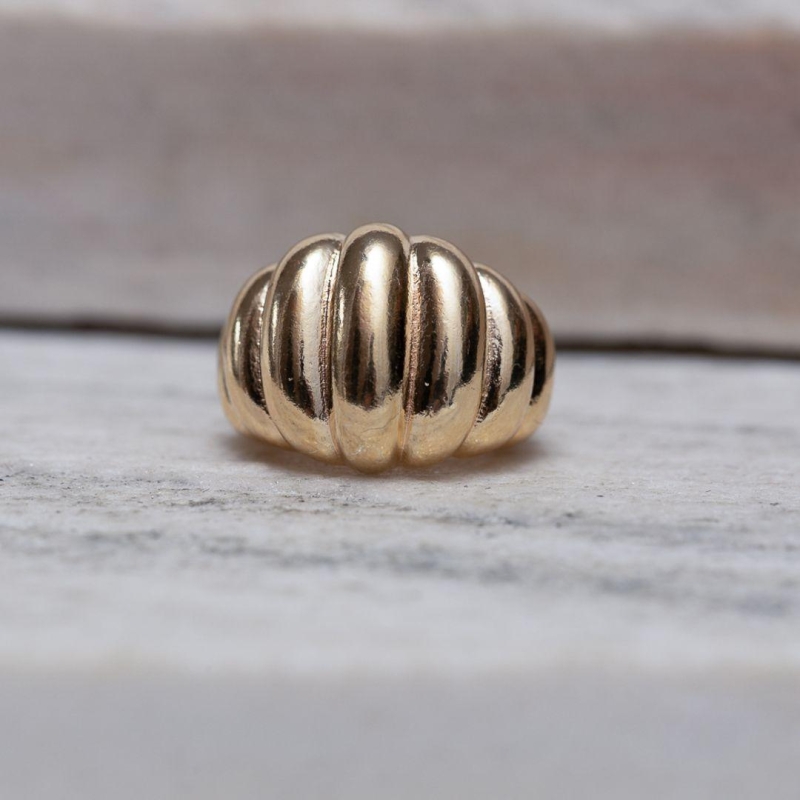 BRINCO FAKE CARACOL BANHO OURO 18K