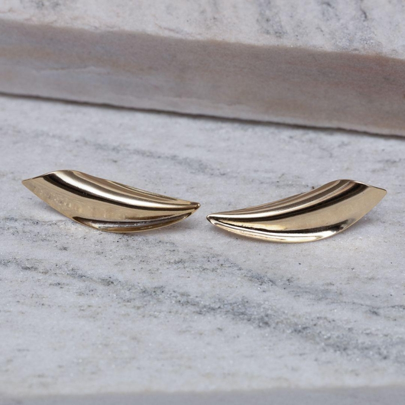 BRINCO FOLHA TUBULAR ORGÂNICA BANHO OURO 18K