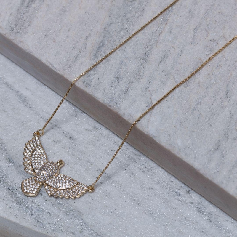 COLAR ESPÍRITO SANTO CRAVEJADO CRISTAL BANHO OURO 18K