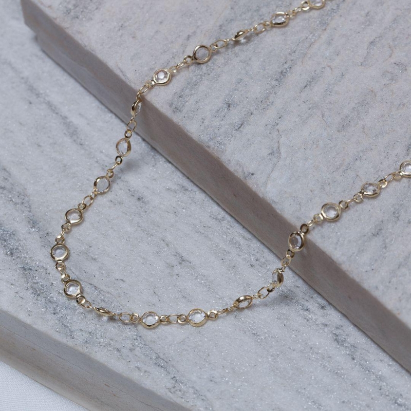COLAR LONGO COM PEDRAS CRISTAIS BANHO OURO 18K