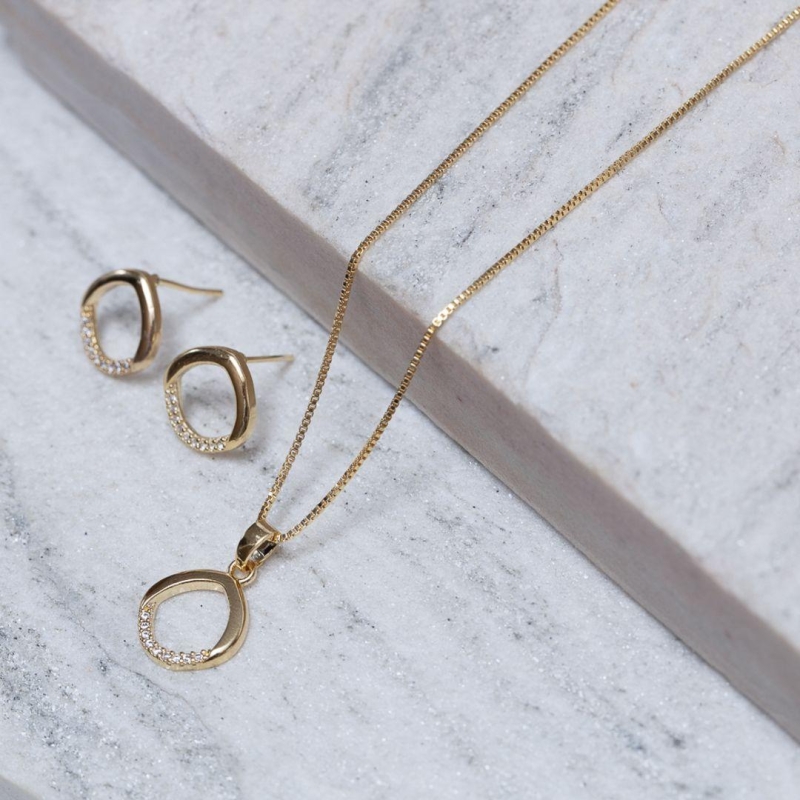 CONJUNTO CÍRCULO CRAVEJADO BANHO OURO 18K