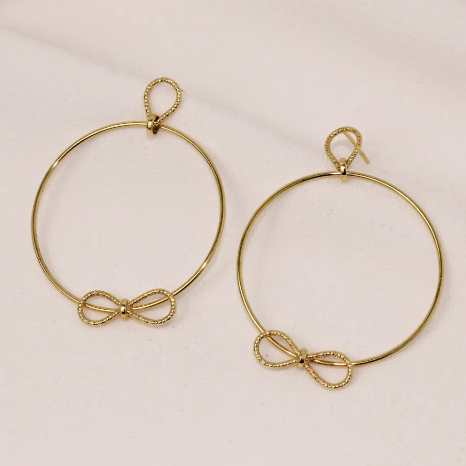 BRINCO ARGOLA LISO COM LAÇO BANHO OURO 18K