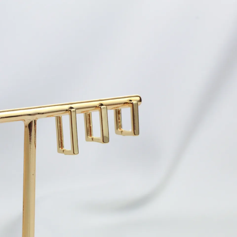 BRICO ARGOLA QUADRADA LISA P BANHO OURO 18K