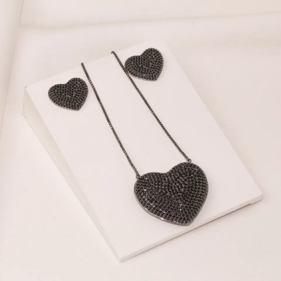 CONJUNTO CORAÇÃO CRAVEJADO ZIRCÔNIA BANHO RÓDIO NEGRO