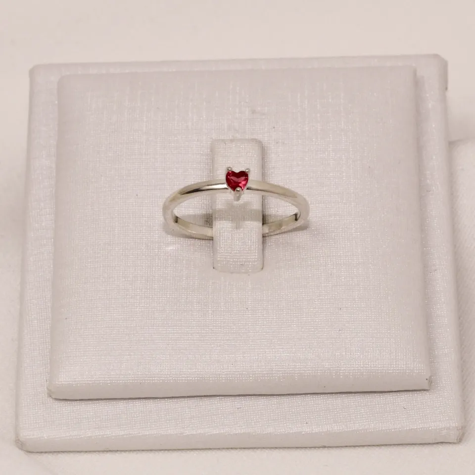 ANEL SOLITÁRIO ZIRCÔNIA CORAÇÃO ROSA BANHO PRATA