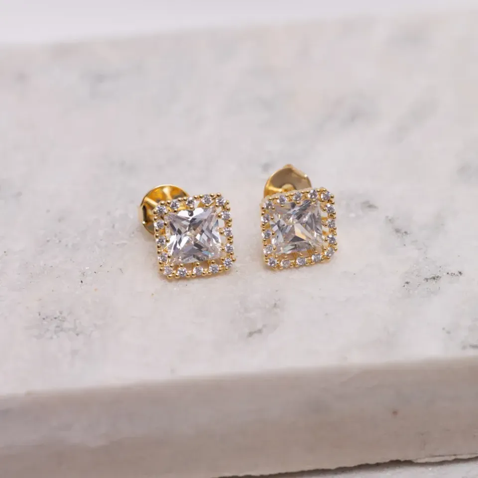BRINCO PONTO DE LUZ QUADRADO COM ZIRCÔNIA BANHO OURO 18K