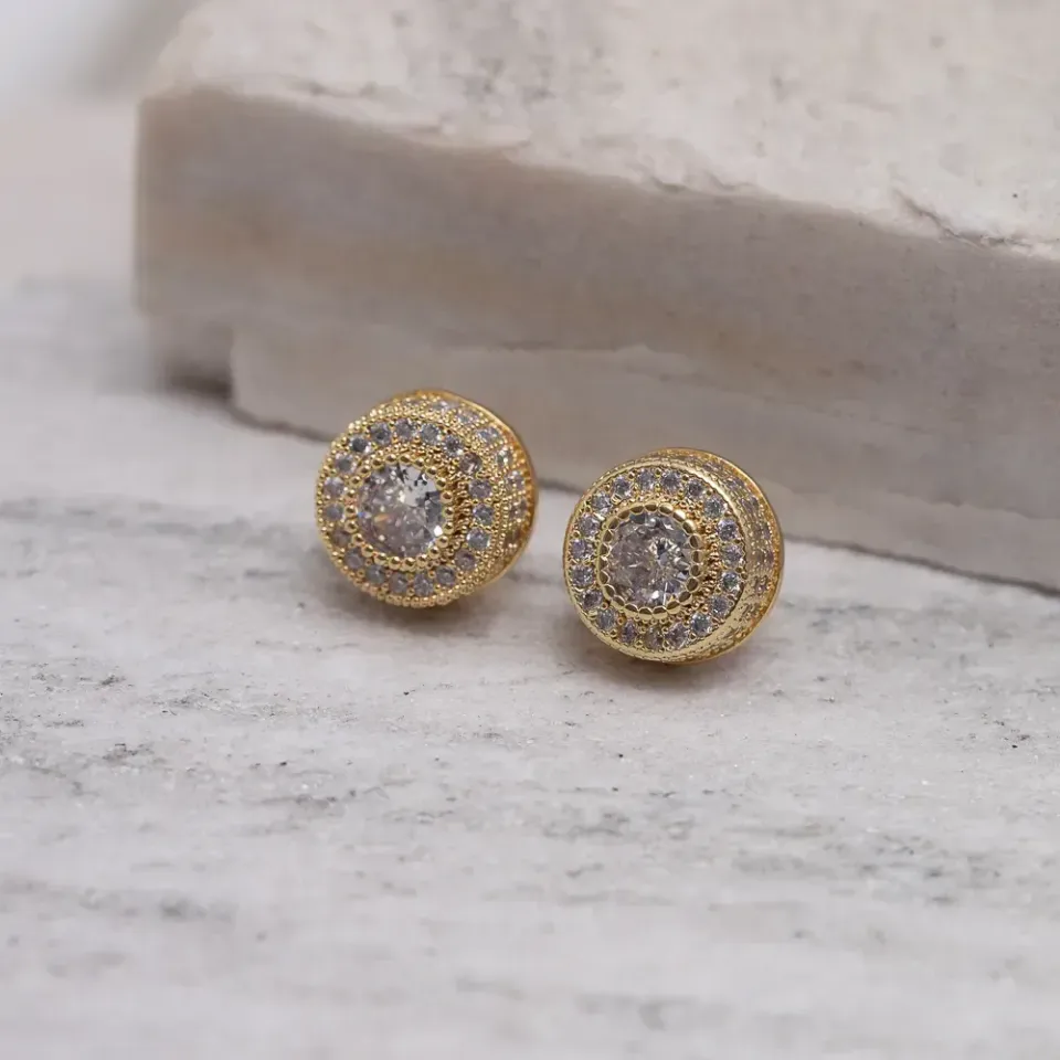 BRINCO PEQUENO CRAVEJADO EM ZIRCÔNIA BANHO OURO 18K