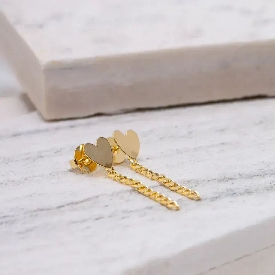 BRINCO CHAPA CORAÇÃO LISO COM CORRENTE BANHO OURO 18K