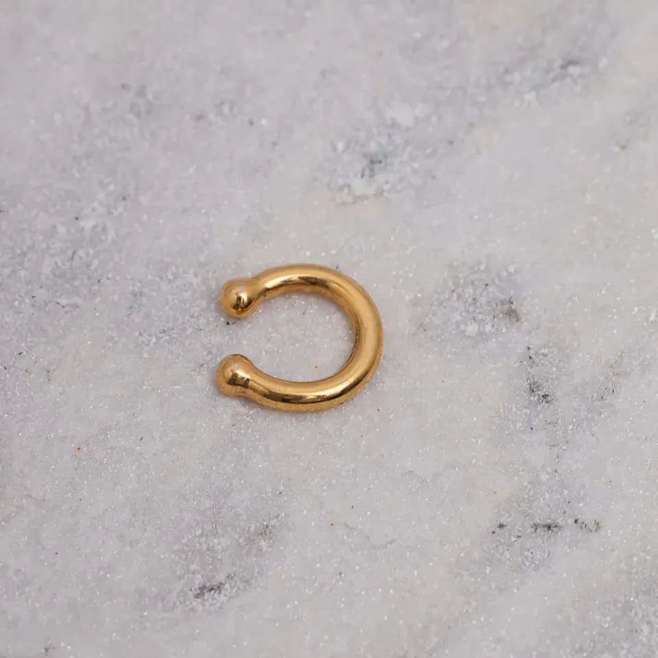 BRINCO FAKE ARGOLA LISA MINI BANHO OURO 18K