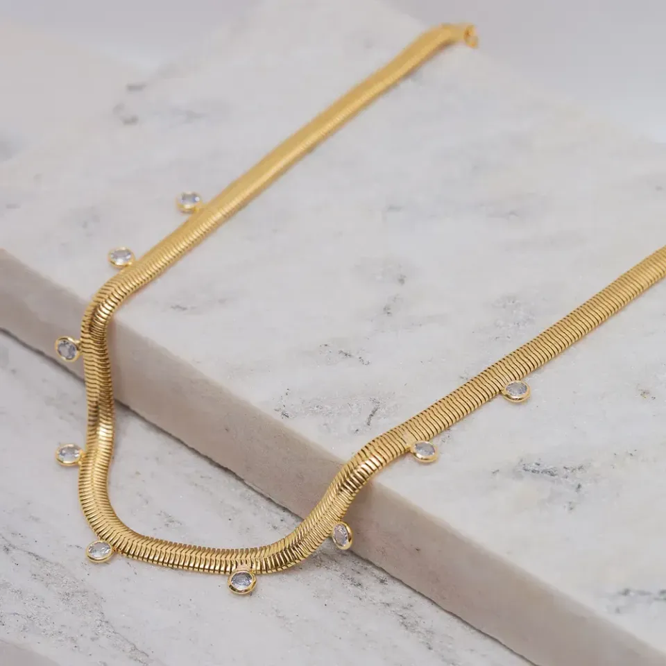 COLAR MALHA ALEMÃ COM ZIRCÔNIAS CRISTAIS BANHO OURO 18K