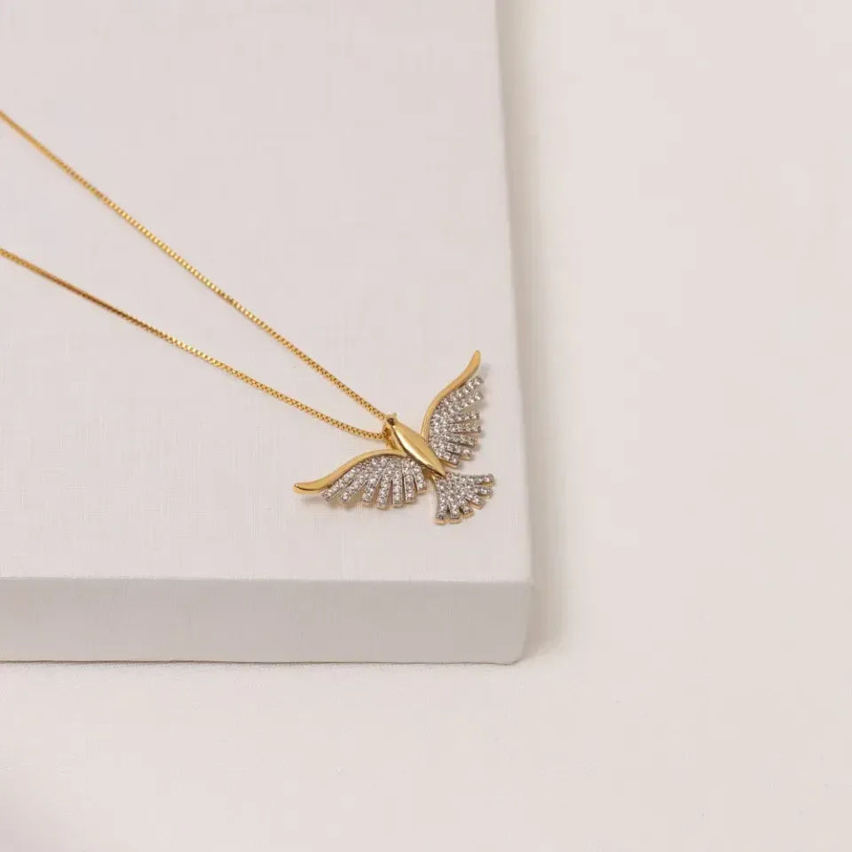 COLAR ESPÍRITO SANTO COM CANETA RÓDIO BRANCO BANHO OURO 18K