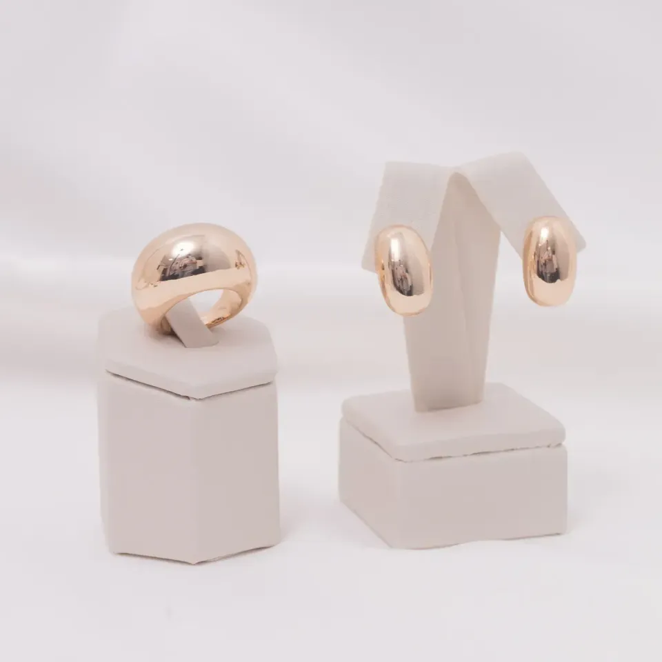 CONJUNTO BRINCO E ANEL ABAULADOS LISOS BANHO OURO 18K
