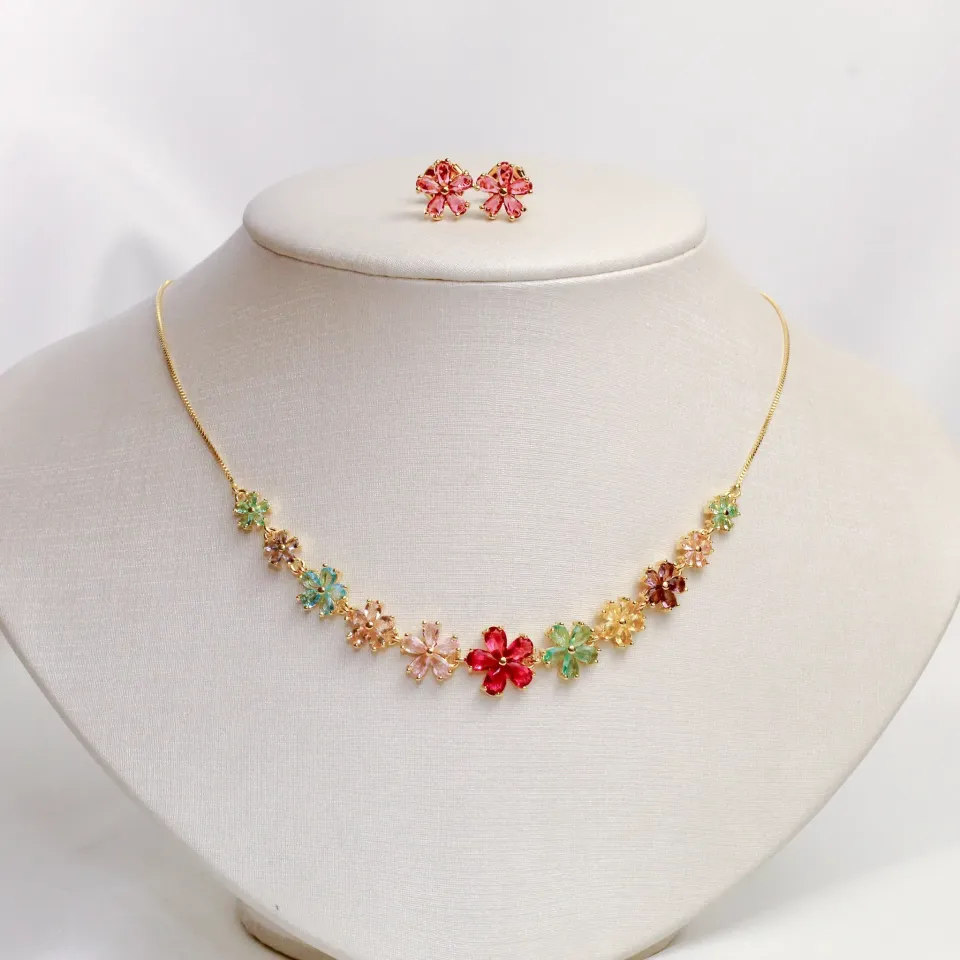 CONJUNTO FLORES COLORIDAS BANHO OURO 18K