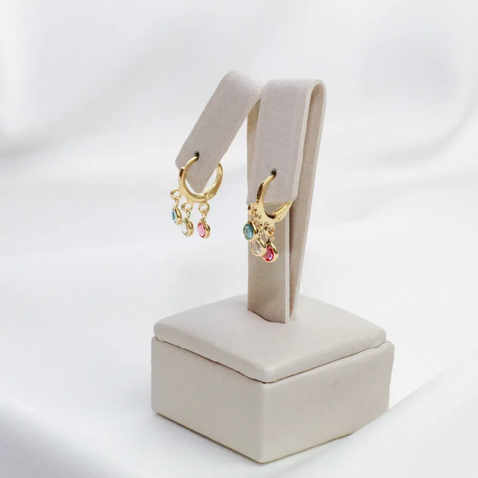 BRINCO ARGOLA COM PINGENTES COLORIDOS BANHO OURO 18K