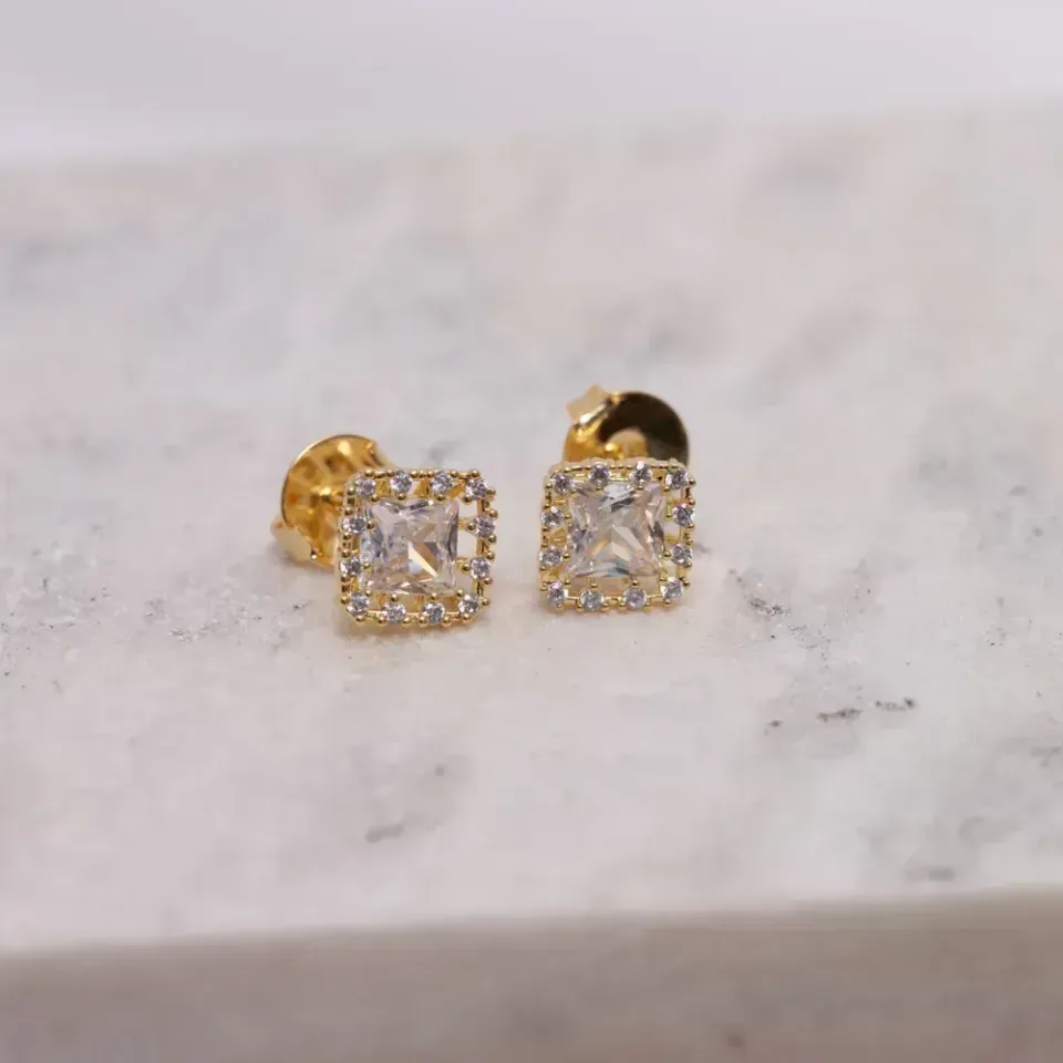BRINCO PONTO DE LUZ QUADRADO M COM ZIRCÔNIAS BANHO OURO 18K