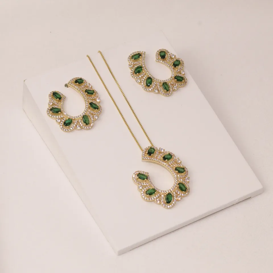 CONJUNTO CRISTAL COM ZIRCÔNIA VERDE ESMERALDA BANHO OURO 18K