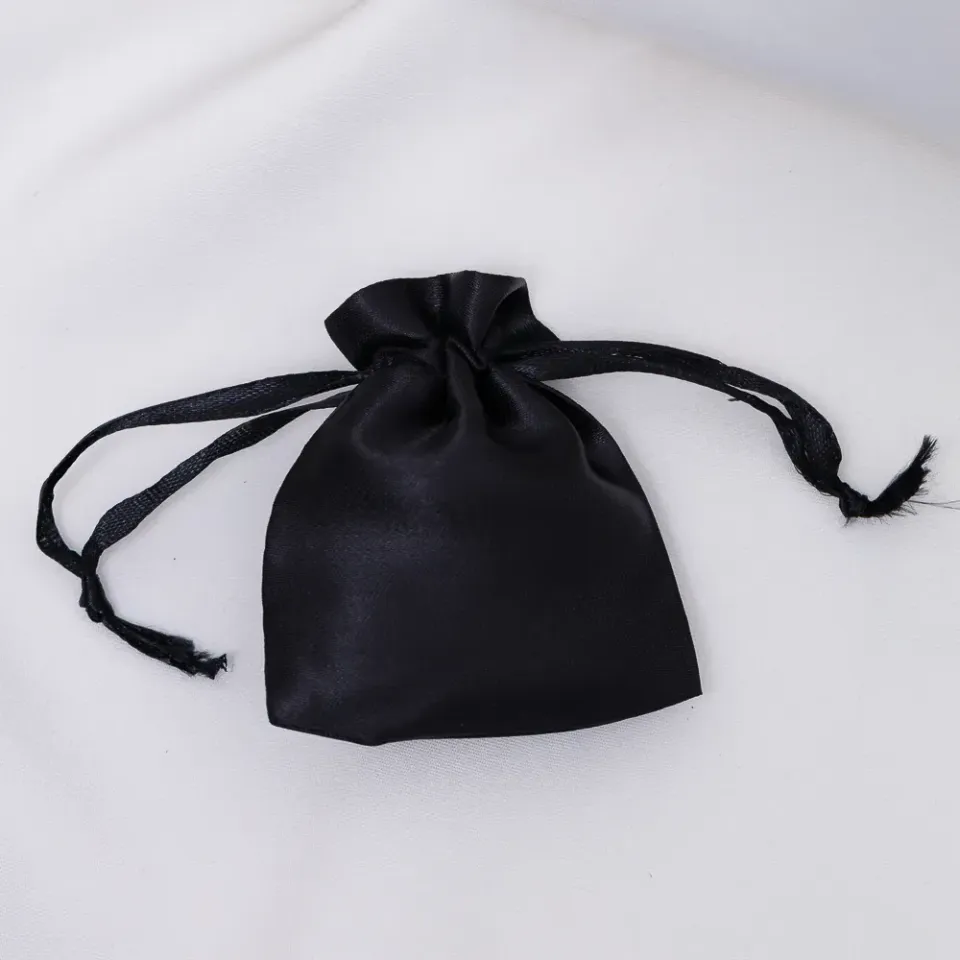 EMBALAGEM SAQUINHO EM CETIM PEQUENO COR PRETO