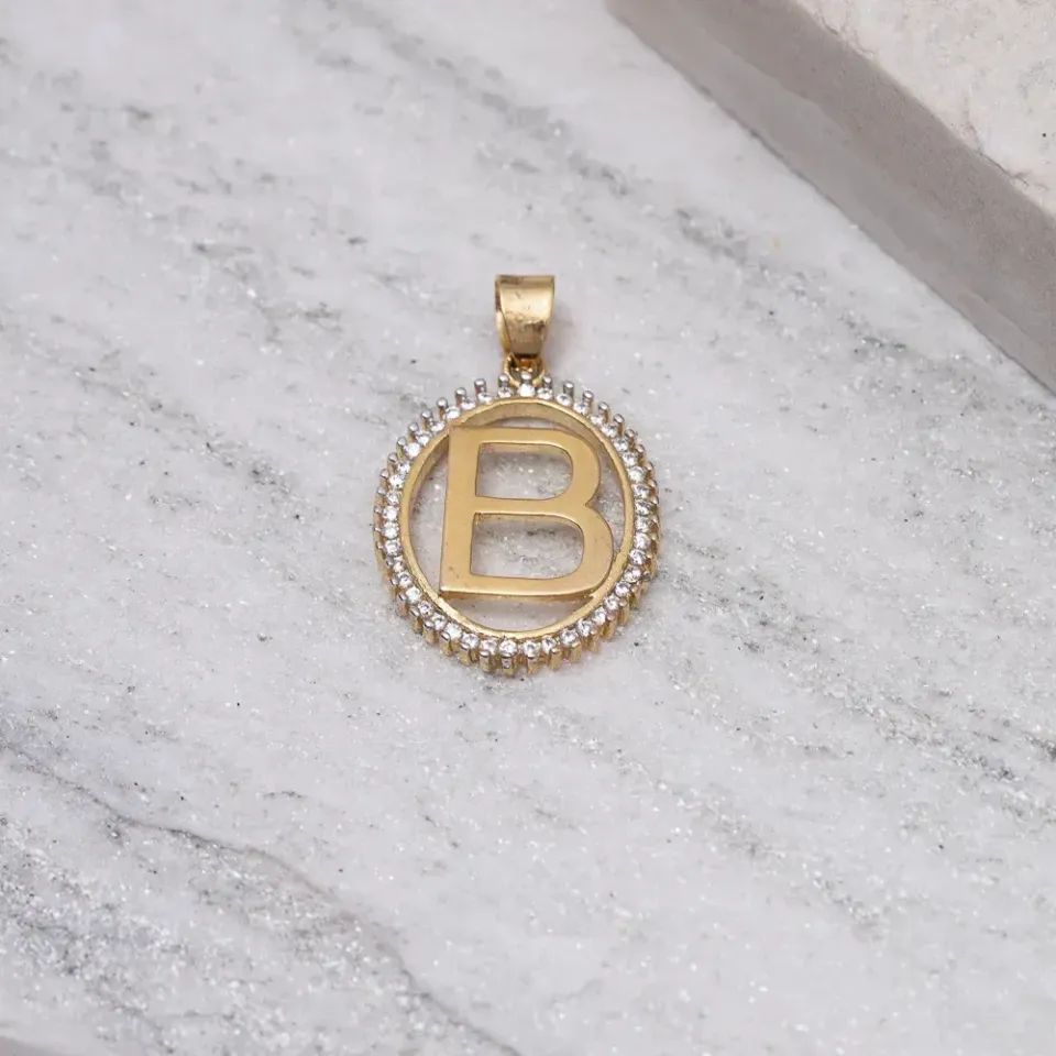 PINGENTE LETRA B CRAVEJADO COM ZIRCÔNIAS CRISTAIS BANHO OURO 18K