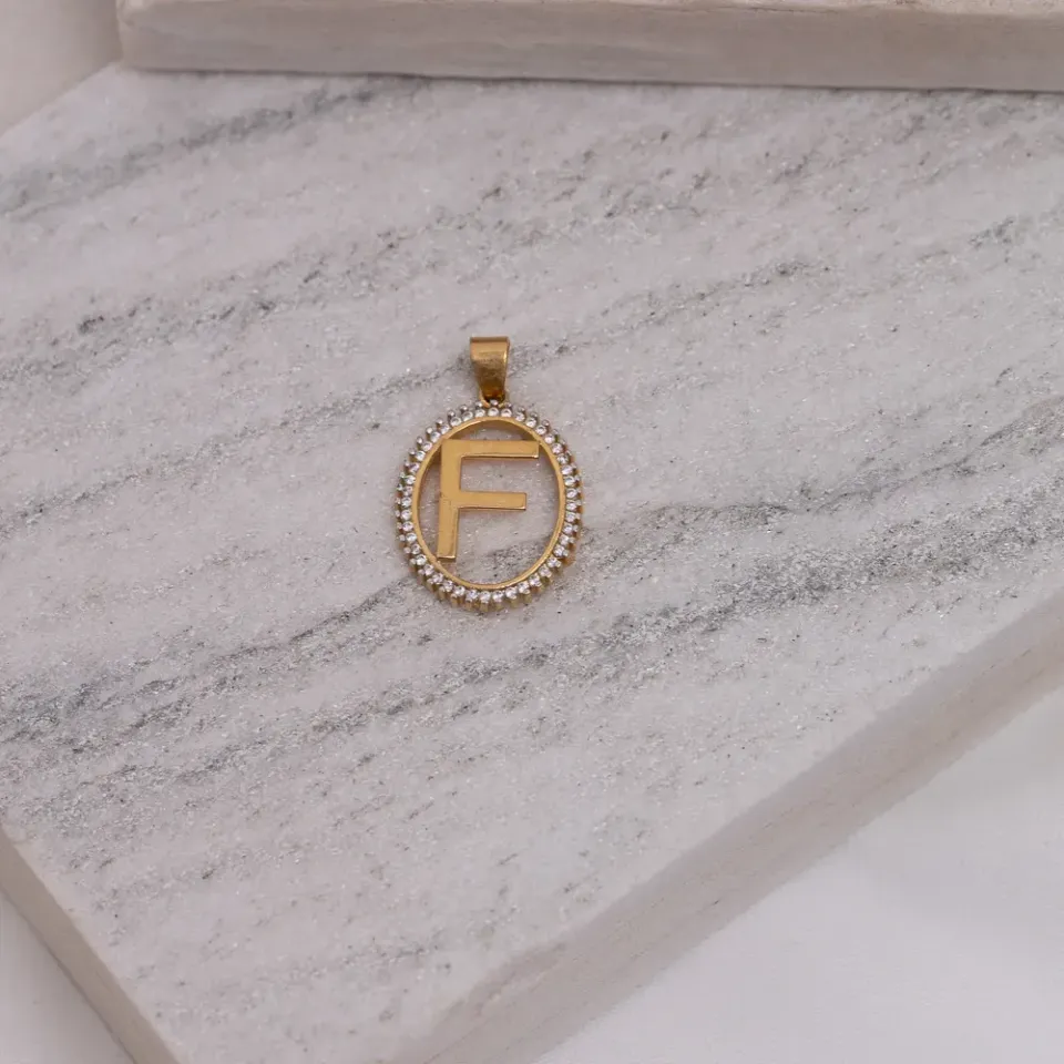 PINGENTE LETRA F COM ZIRCÔNIA BANHO OURO 18K