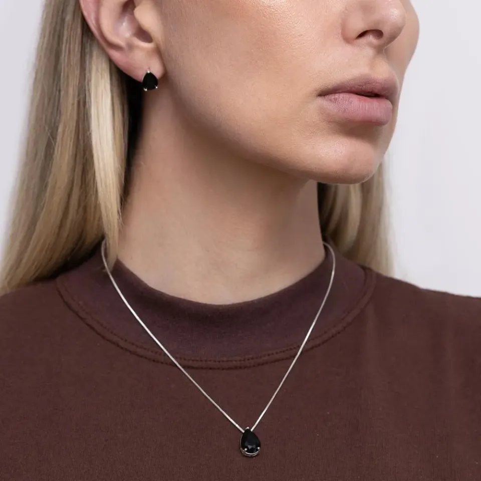 CONJUNTO GOTA COM PEDRA PRETA BANHO PRATA
