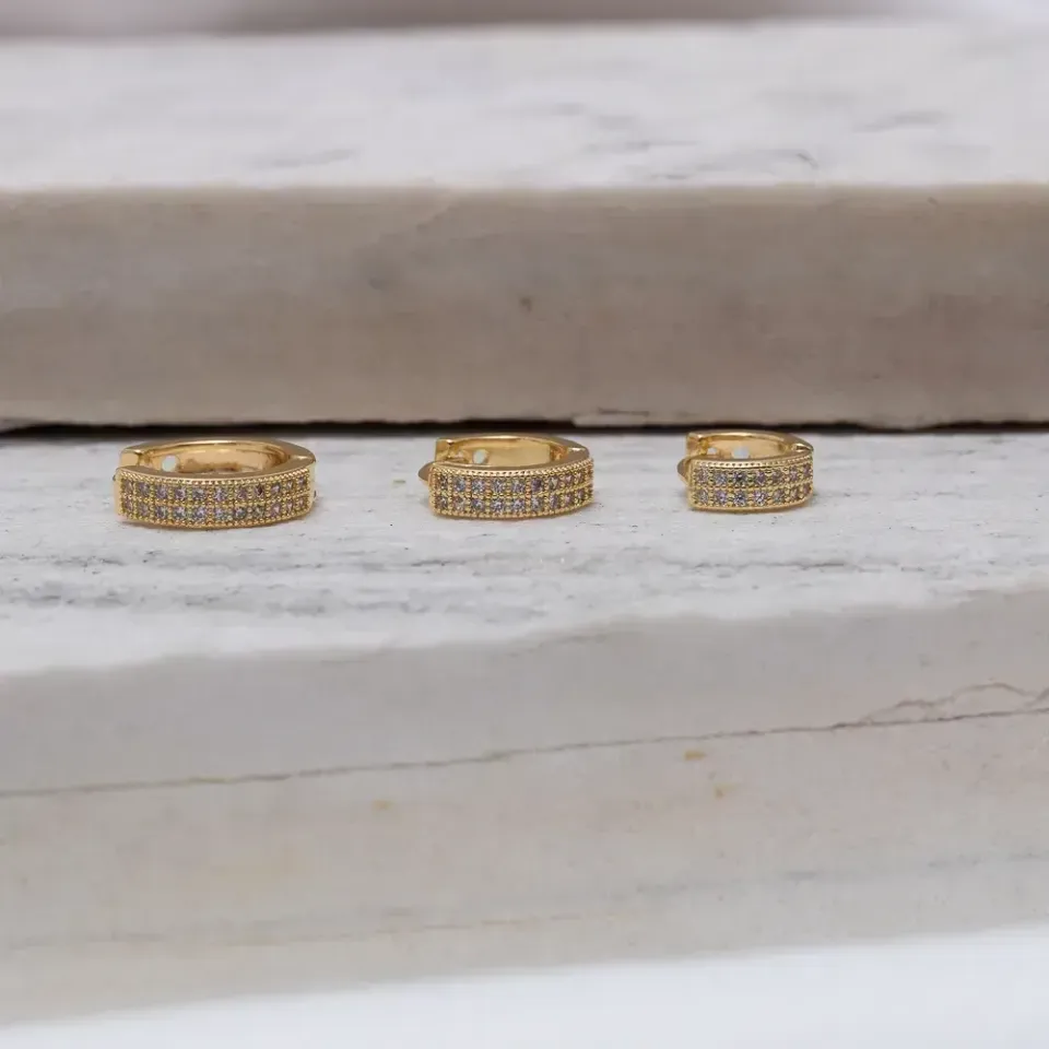 BRINCO ARGOLA G COM ZIRCÔNIA DUPLA BANHO OURO 18K