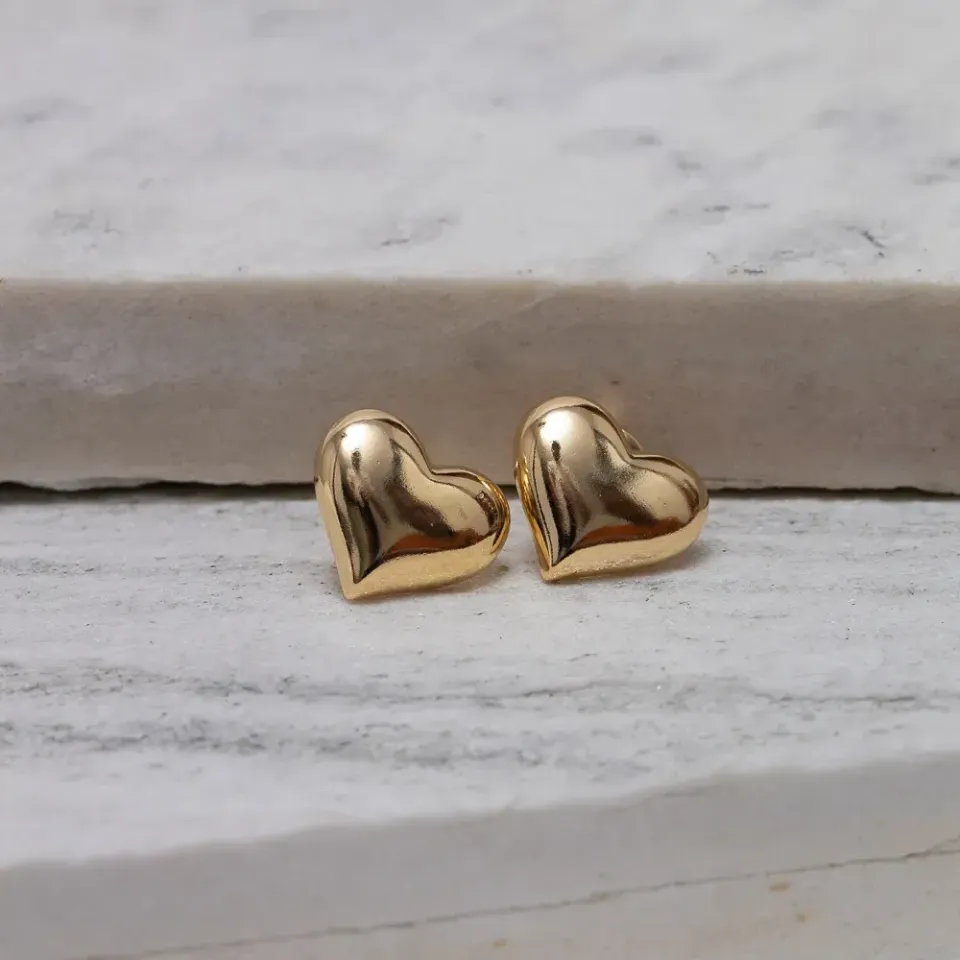 BRINCO CORAÇÃO LISO M BANHO OURO 18K
