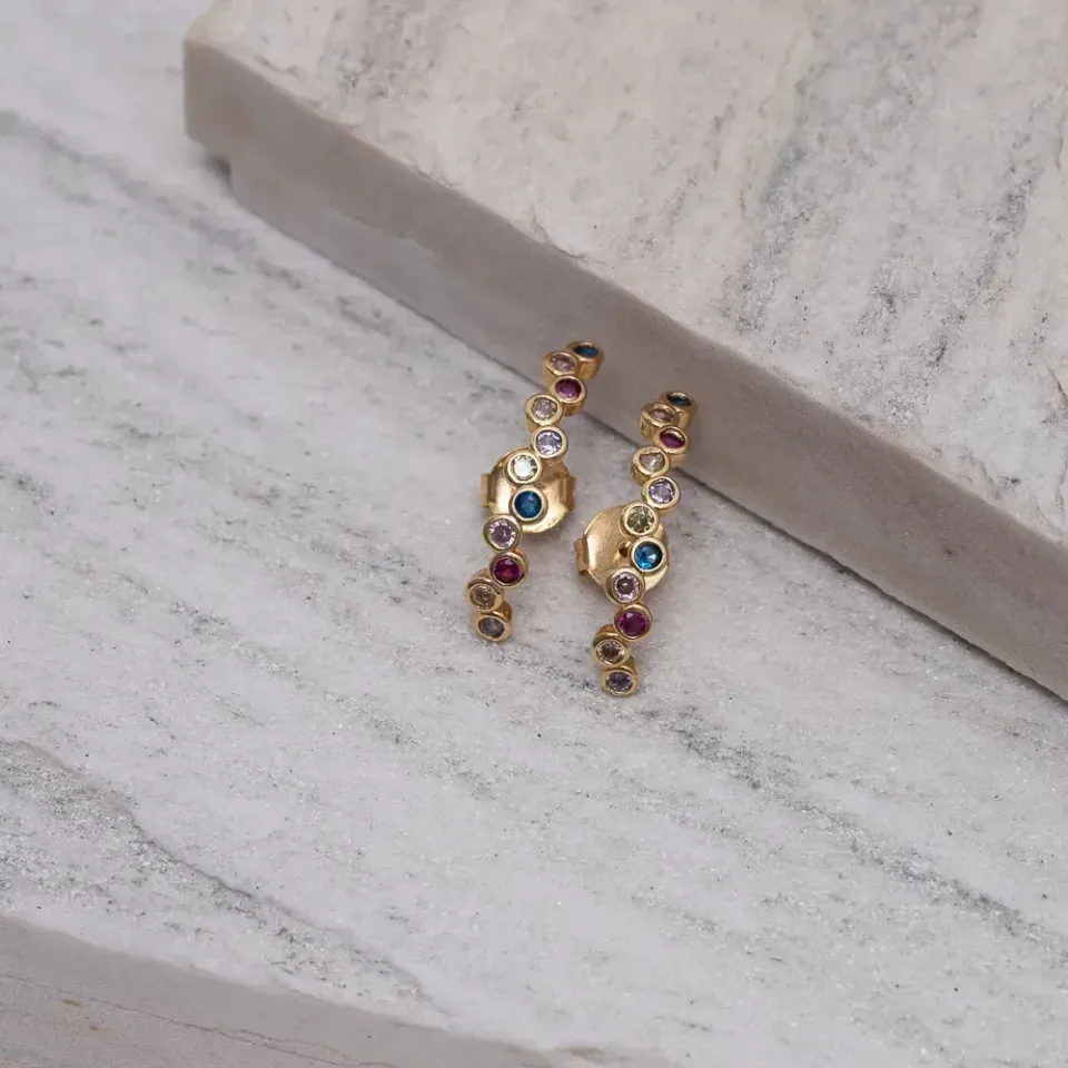 BRINCO EAR CUFF COM ZIRCÔNIAS COLORIDAS BANHO OURO 18K