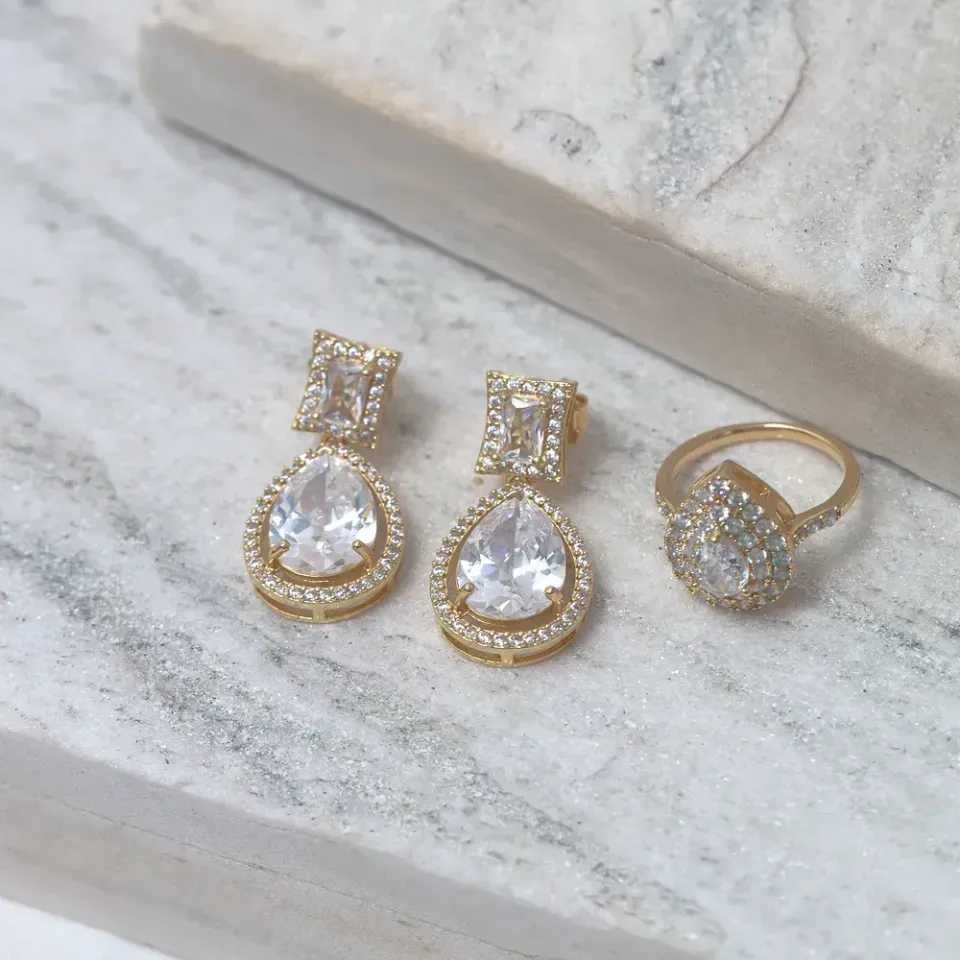 CONJUNTO BRINCO E ANEL COM ZIRCÔNIA E GOTA CRISTAL BANHO OURO 18K
