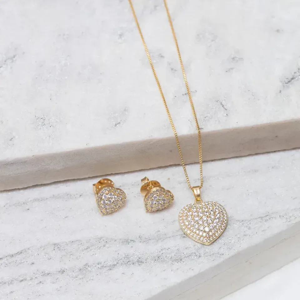 CONJUNTO CORAÇÃO COM ZIRCÔNIAS BANHO OURO 18K
