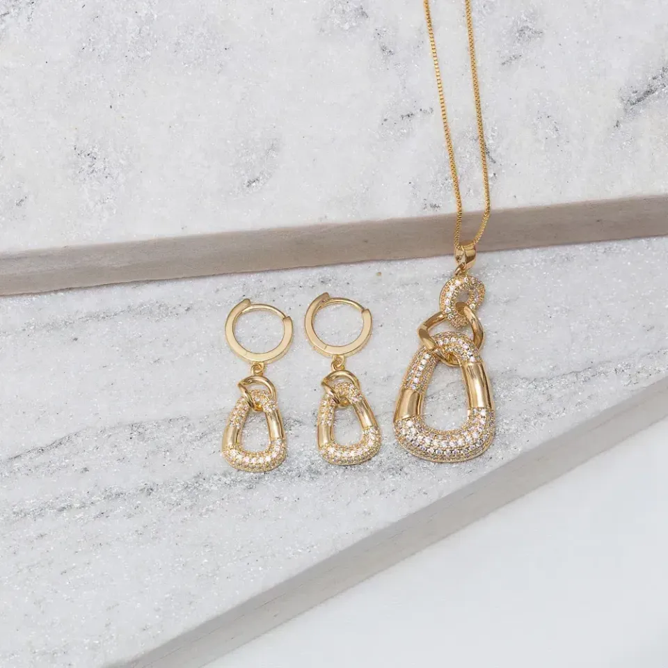 CONJUNTO FESTA ELEGANTE COM ZIRCÔNIAS BANHO OURO 18K