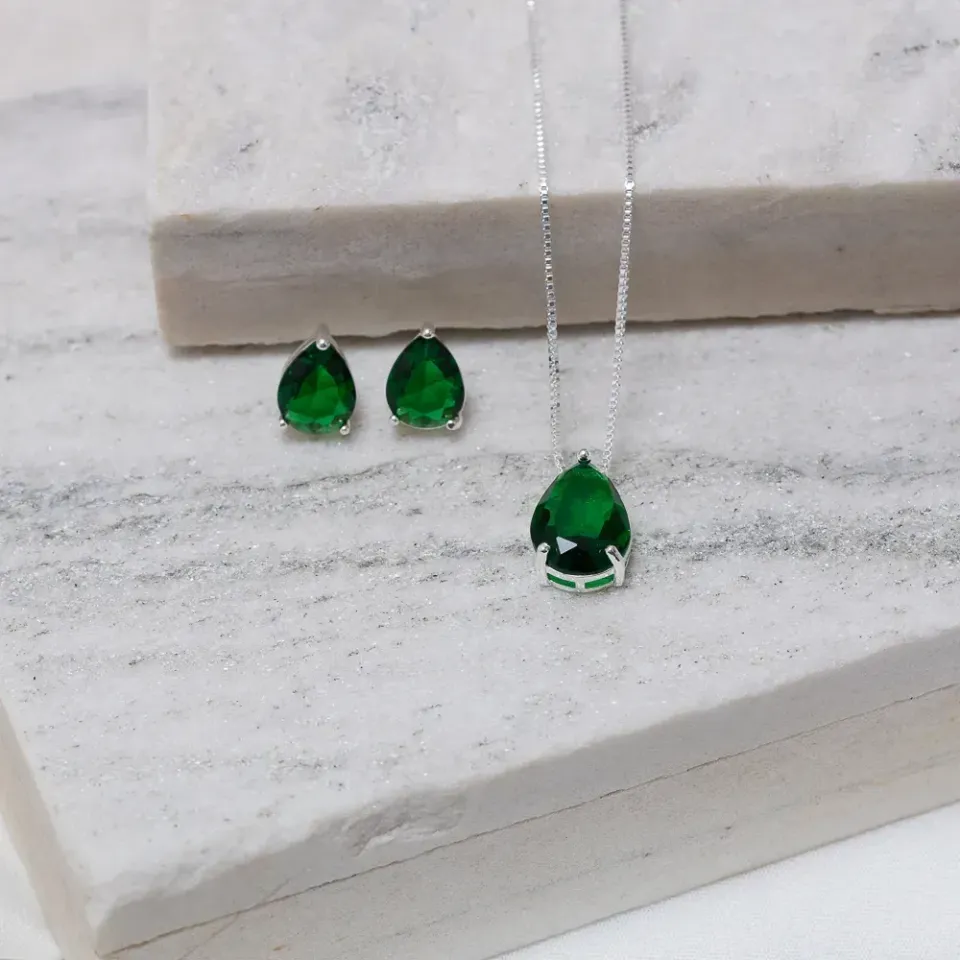 CONJUNTO GOTA COM PEDRA VERDE ESMERALDA BANHO PRATA