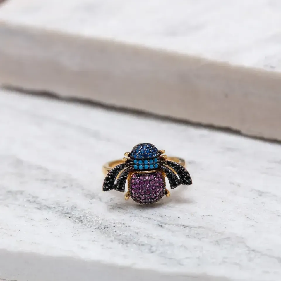 ANEL ABELHINHA COLORIDA BANHO OURO 18K