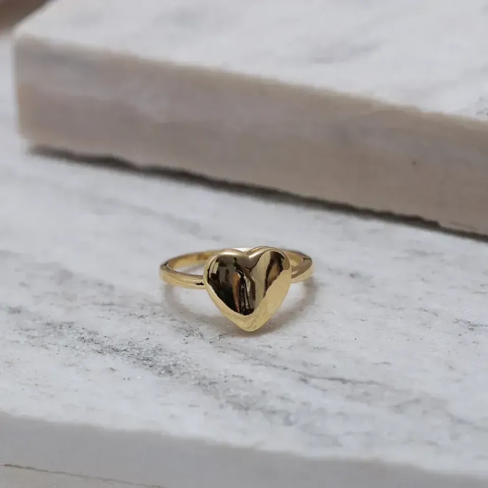 ANEL CORAÇÃO LISO BANHO OURO 18K