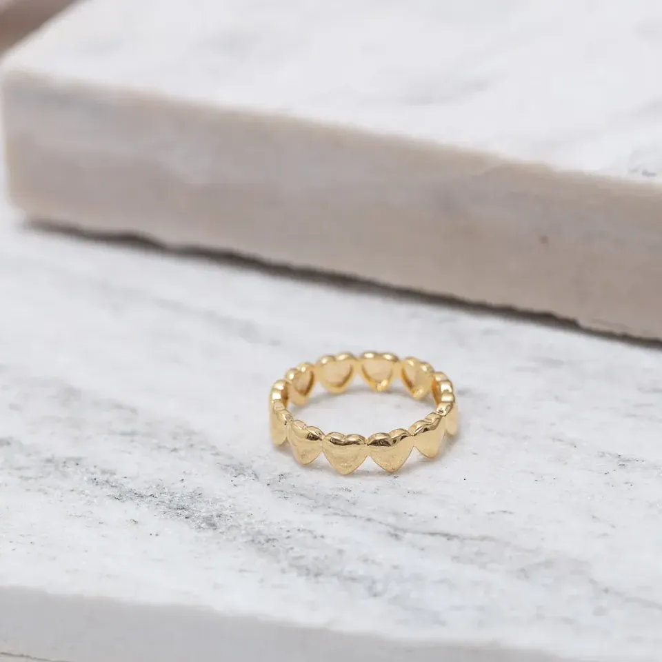 ANEL CORAÇÕES LISOS BANHO OURO 18K