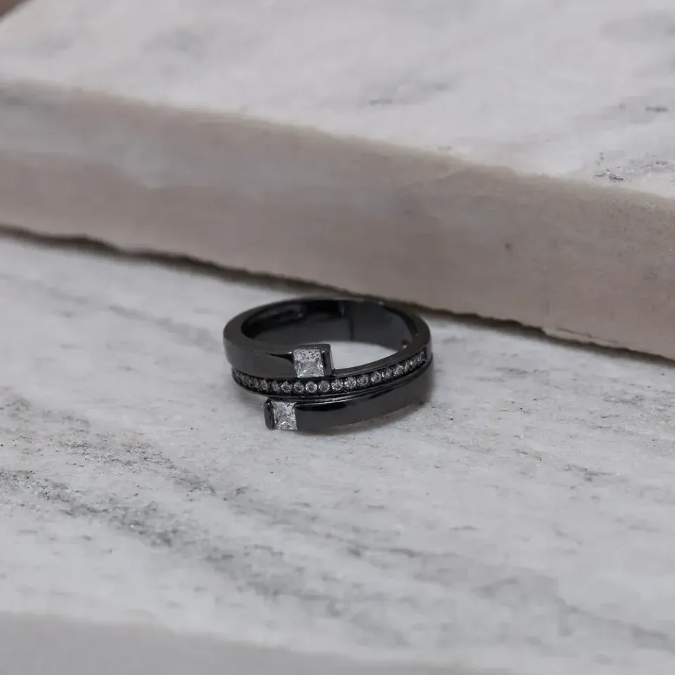 ANEL DUPLO COM FIO DE ZIRCÔNIA BANHO RÓDIO NEGRO