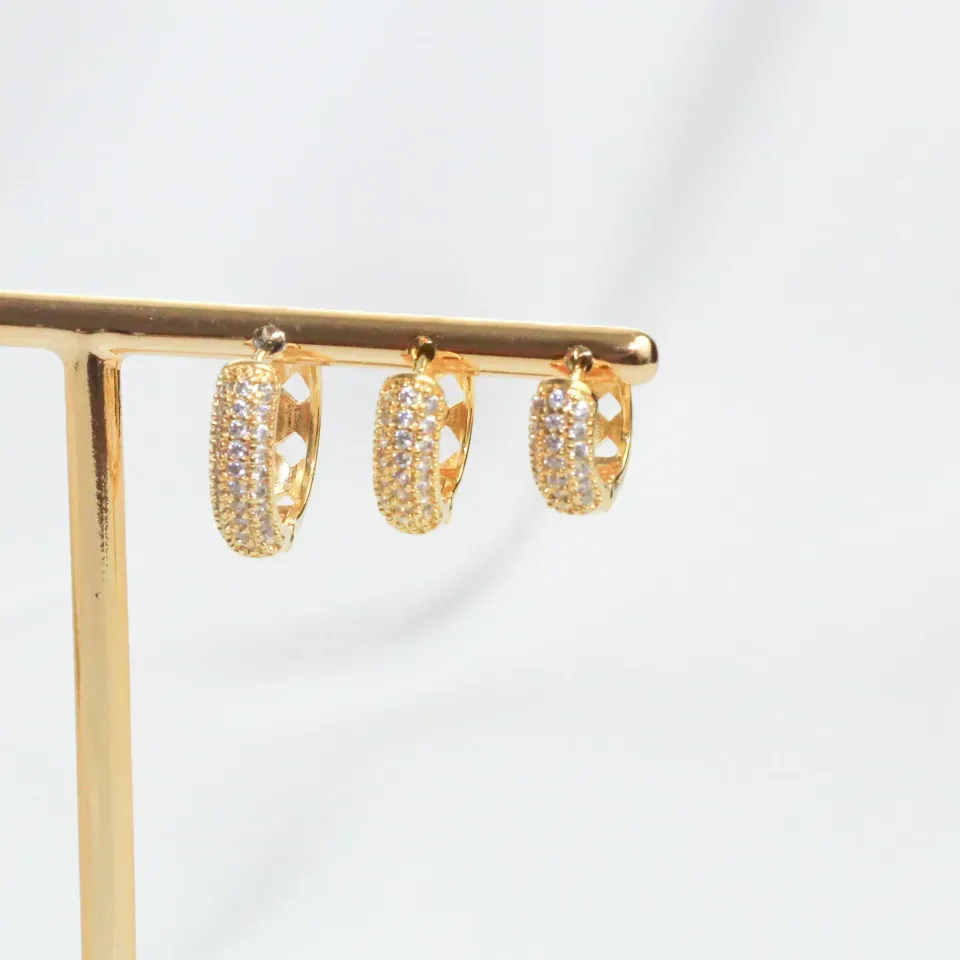 BRINCO ARGOLA ZIRCÔNIA CRISTAL M BANHO OURO 18K