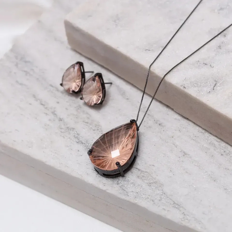 CONJUNTO GOTA GG COM PEDRA ROSÉ MESCLA BANHO RÓDIO NEGRO